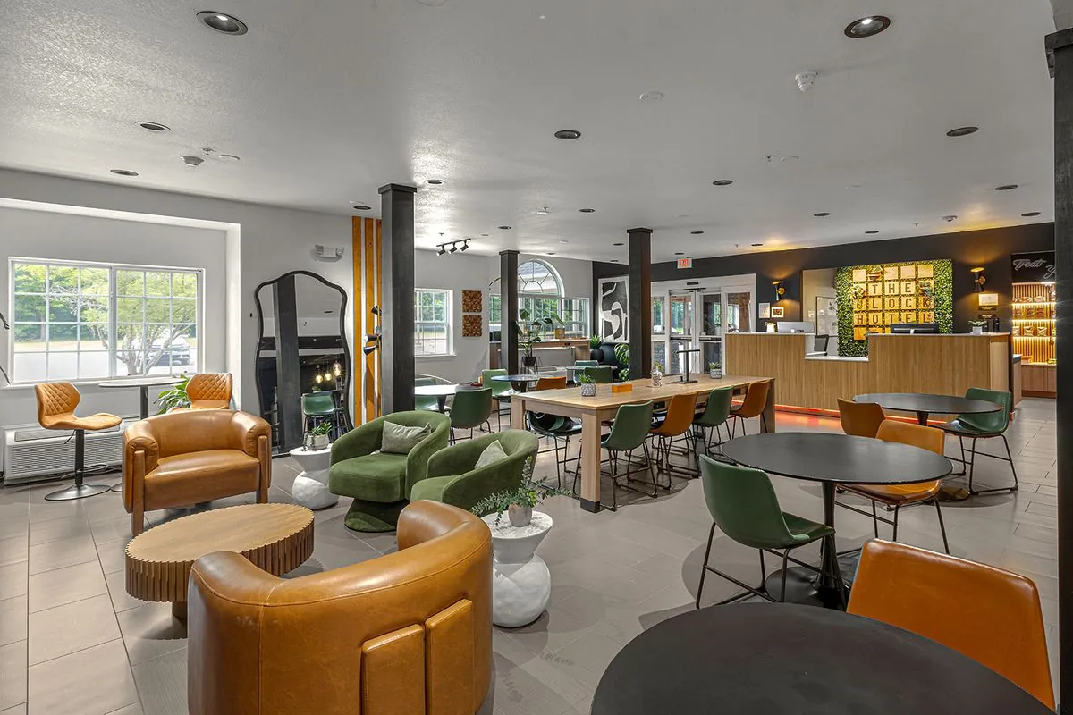 THE BLOCK HOTEL lounge and lobby
